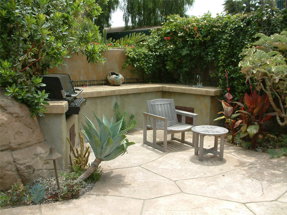 Outdoor Kitchen Area