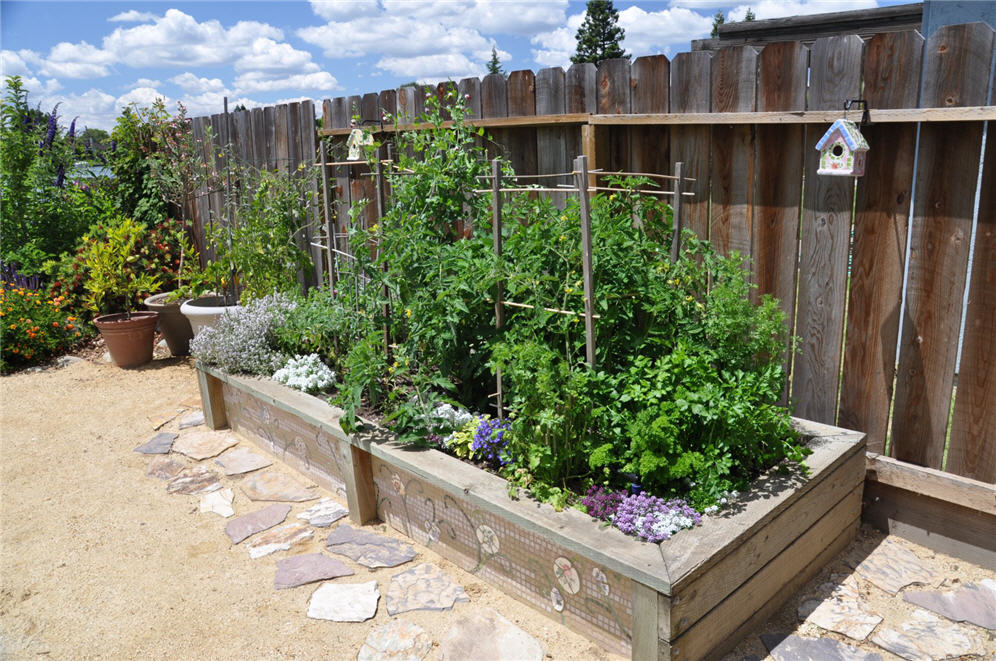 Price Garden Raised Veggie Planter