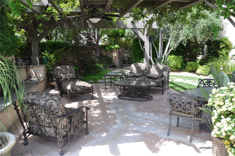 Grand Patio