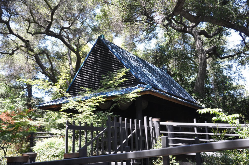 Restful Retreat under the Oaks